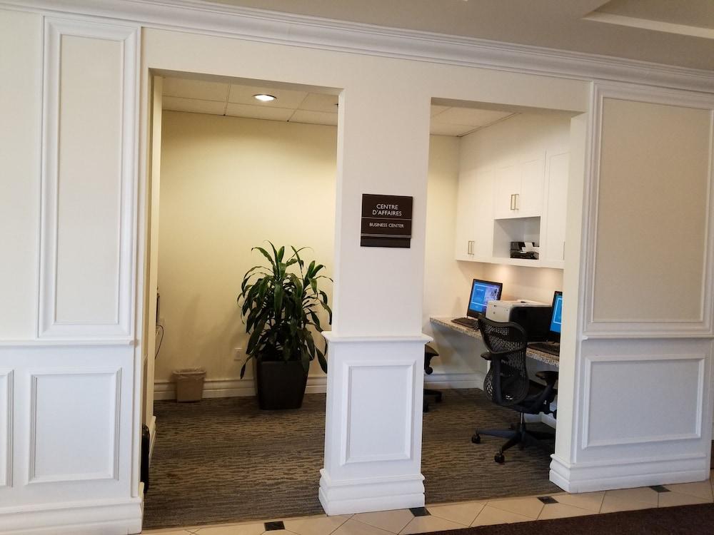 Hilton Garden Inn Montreal Airport Dorval Eksteriør bilde