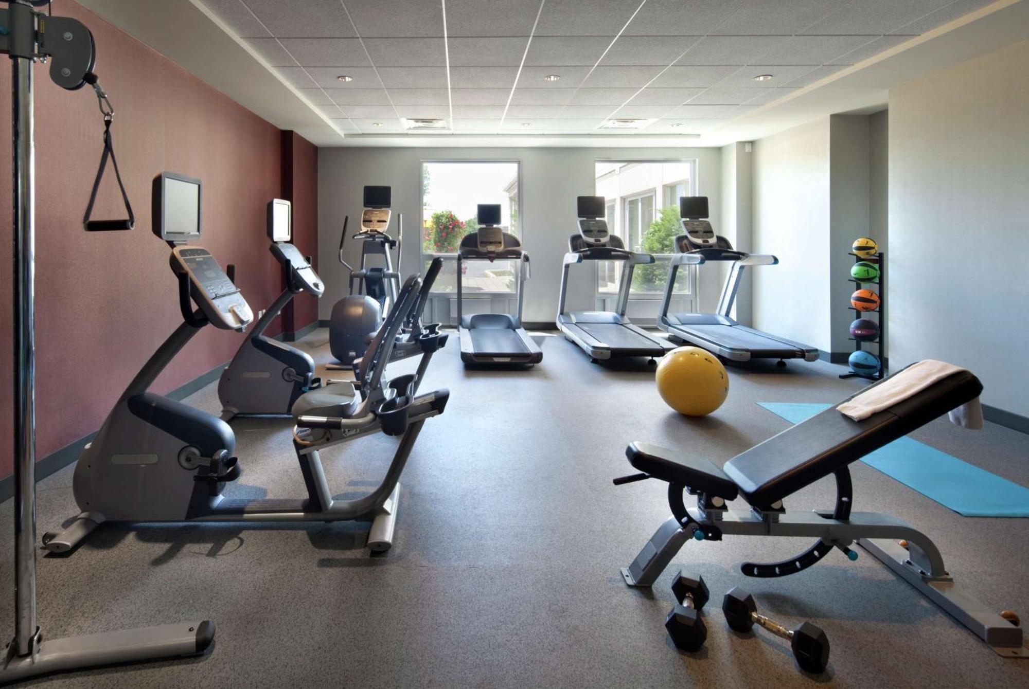 Hilton Garden Inn Montreal Airport Dorval Eksteriør bilde